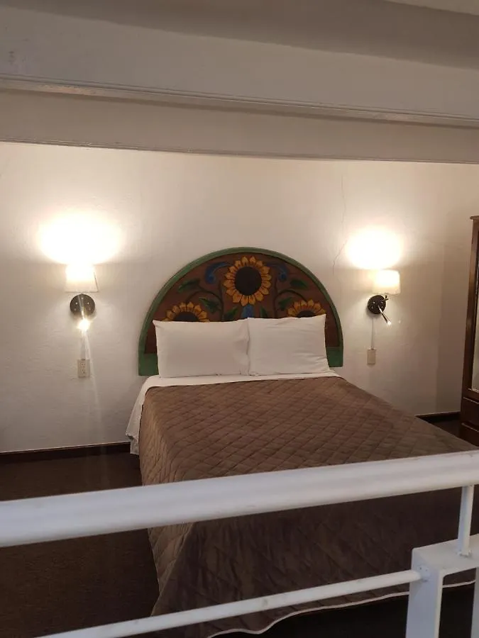 ***  Hotel Meson Mariano Matamoros Queretaro Mexico